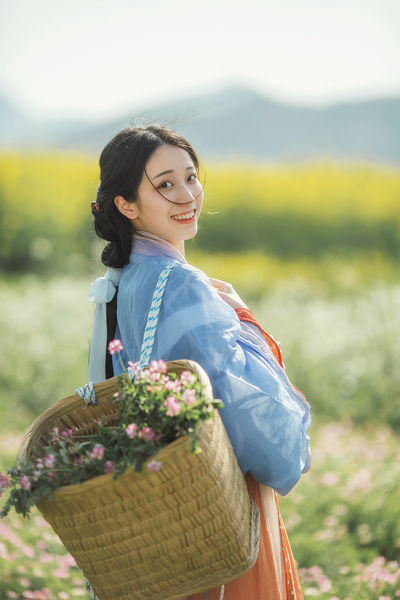 年轻漂亮的妺妺6中文字幕版