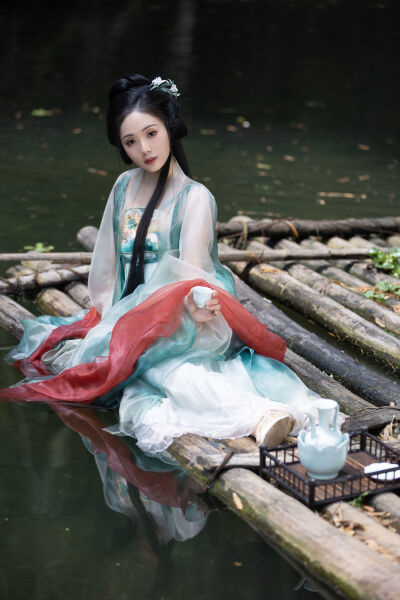 mono女孩动漫