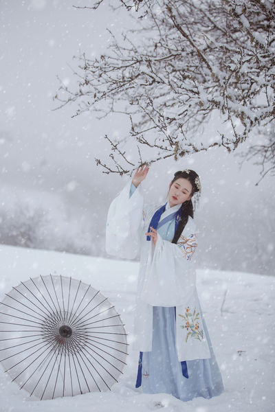 脱美眉内衣小游戏