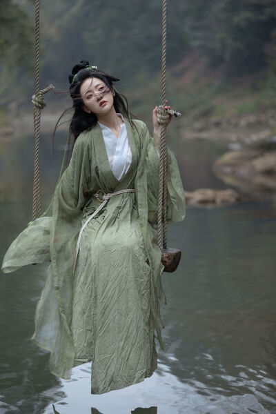 动漫少女打屁股