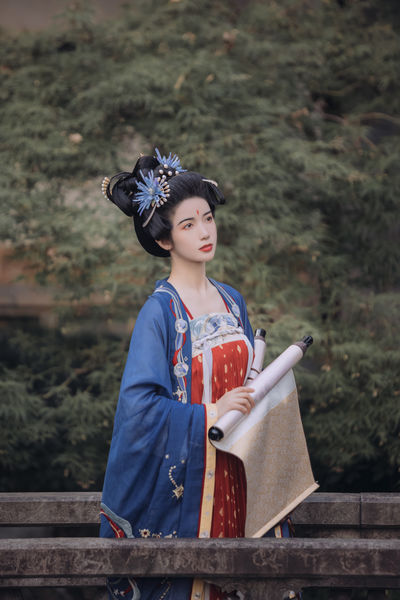 捆绑动漫少女