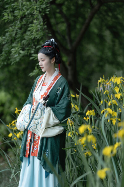 动漫女性裸体