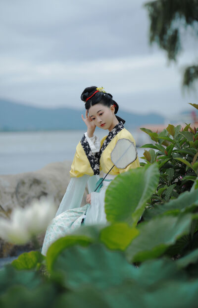 动漫人物q版萌少女