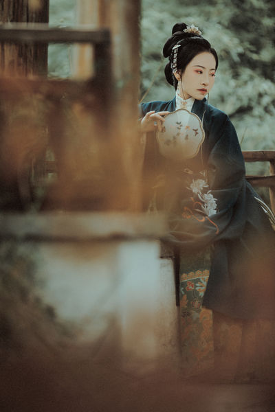 电影年轻的女老师