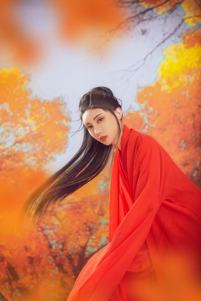 挠动漫美女脚心