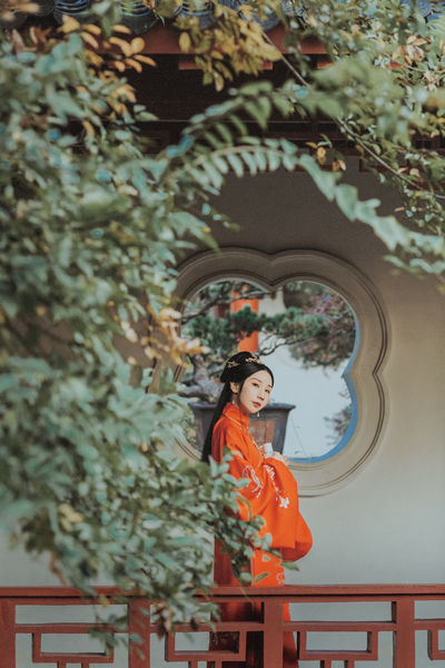 动漫人物画 女孩 全身
