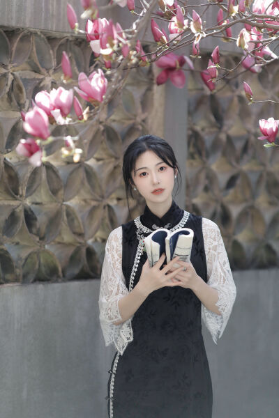 调教美丽的白丝袜麻麻视频