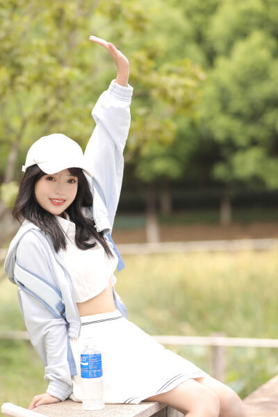 人妻被部长侵犯性HD