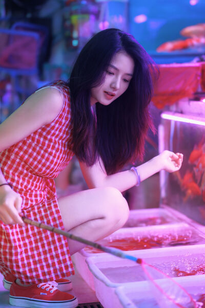 男生吻我腿中间位置动漫
